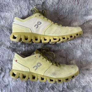 On Running Cloud X shoes in Glade/Citron, Size W 9.5